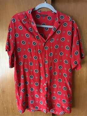 Men's Red Short-Sleeve Button-Up Shirt with Medallion Print